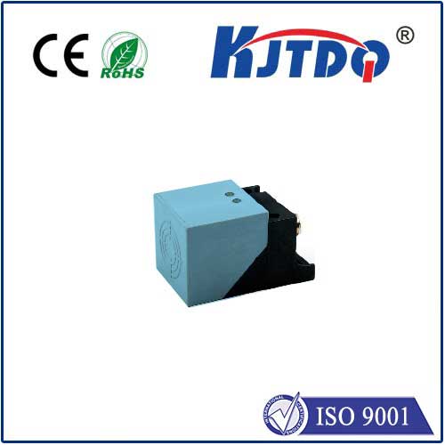 B40非埋式模擬量接近開(kāi)關(guān)(接插型)